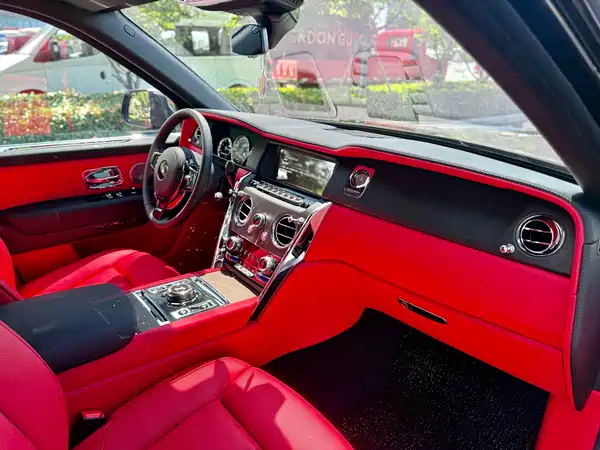 Rolls-Royce Cullinan 2024
