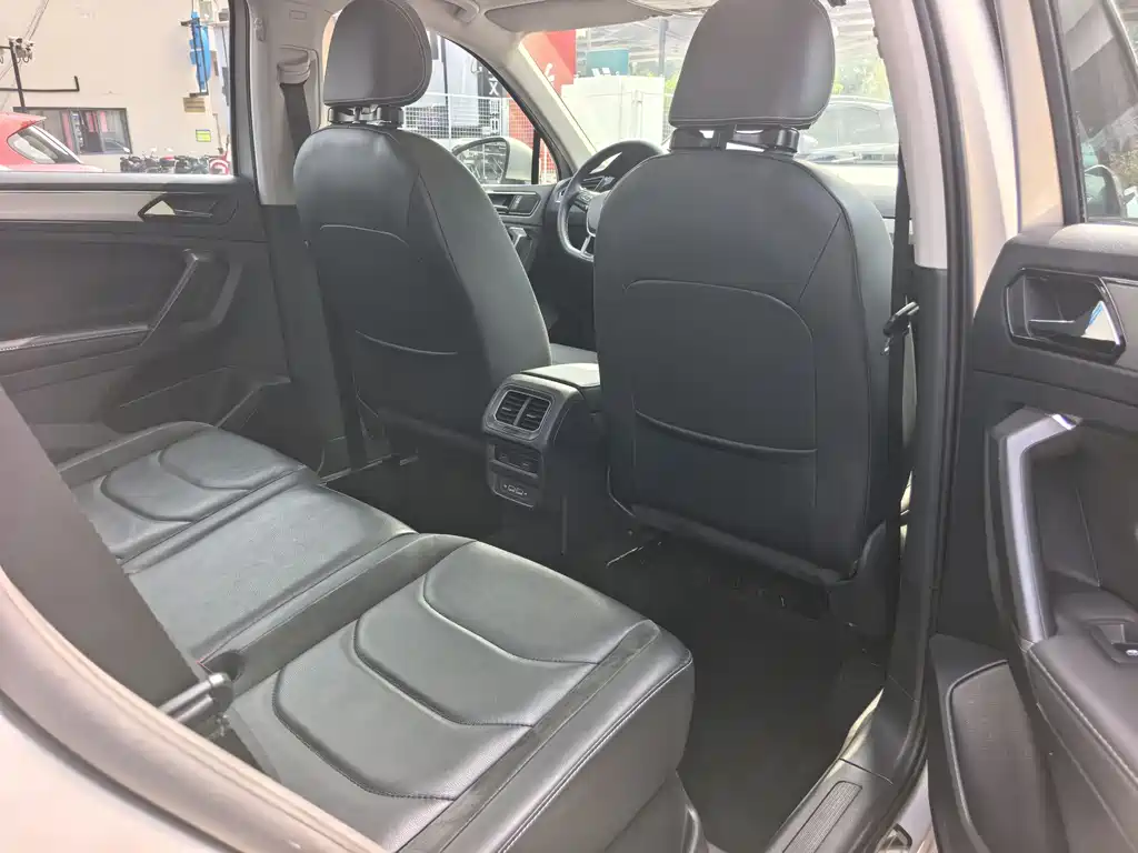 Volkswagen Tiguan L 2018 — фото 11