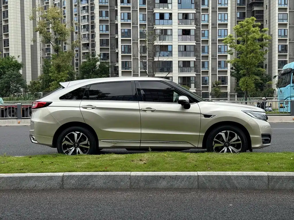 Honda UR-V 2017 — фото 14