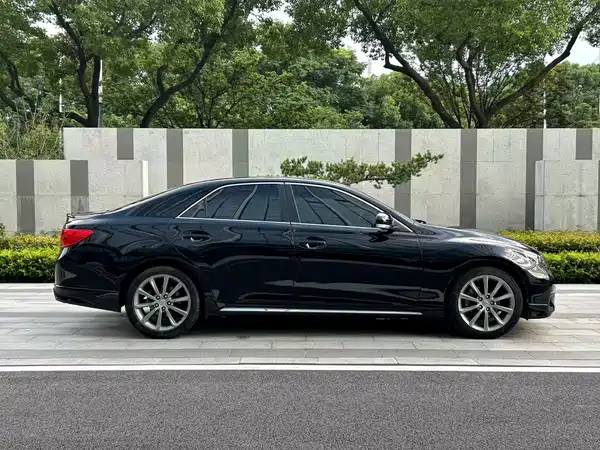 Toyota Reiz 2013