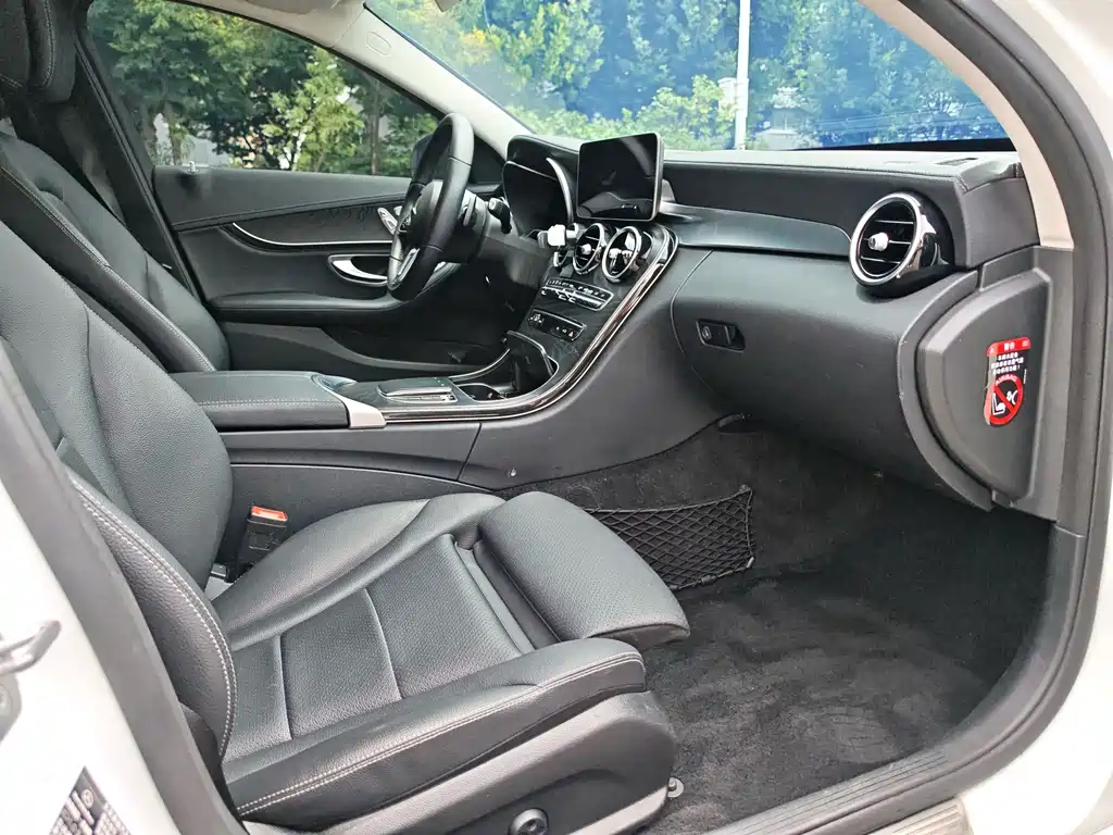 Mercedes-Benz C-Class 2019 — фото 13