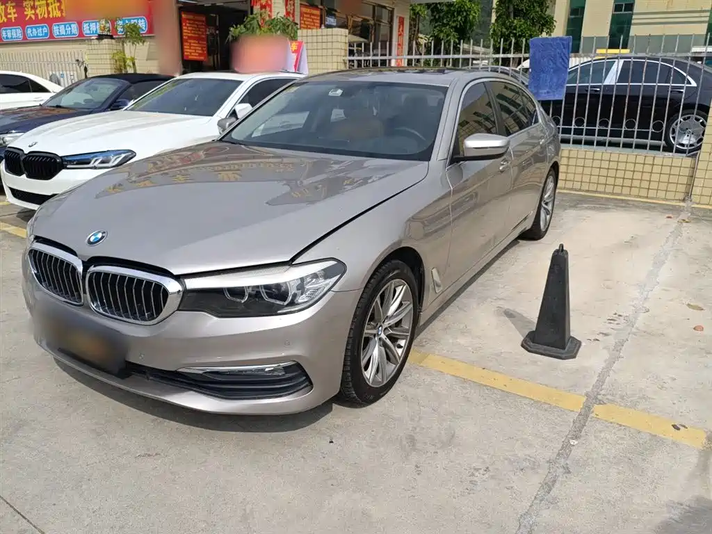 BMW 5 Series 2017 — фото 1