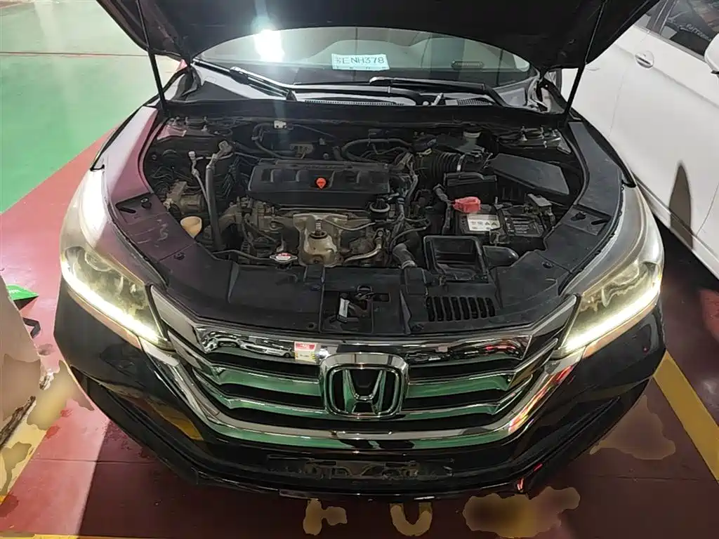 Honda Accord 2016 — фото 20