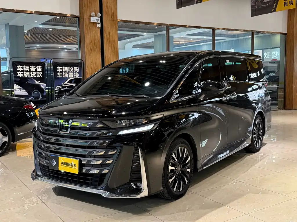 Toyota Vellfire 2025 — фото 1
