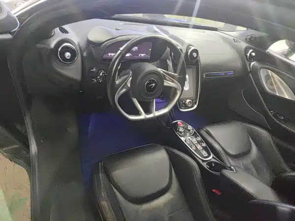 McLaren GT 2021