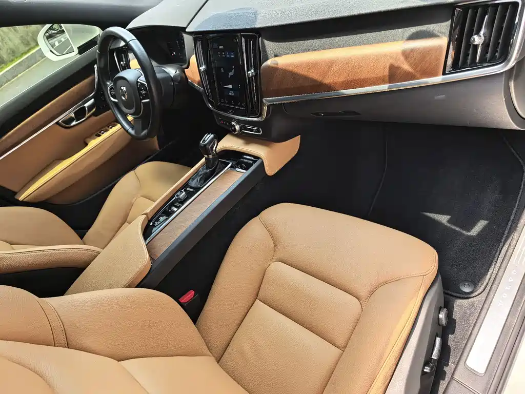 Volvo S90 2018 — фото 13