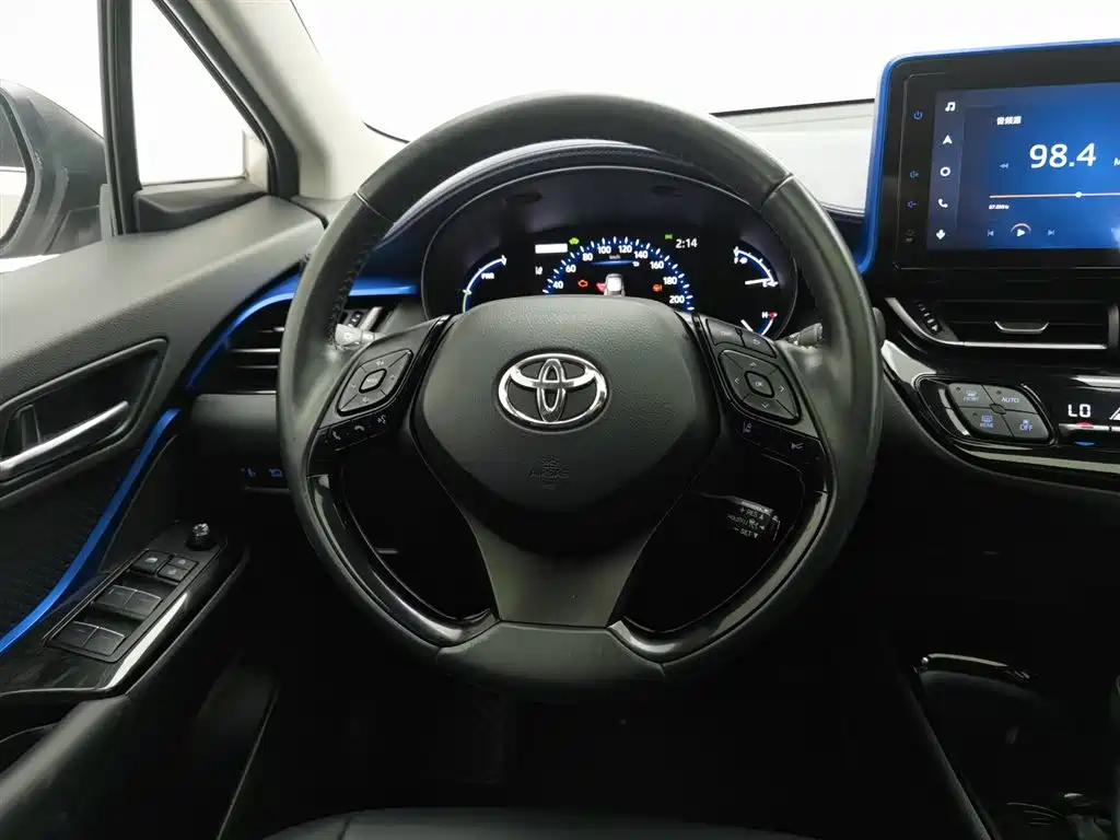 Toyota C-HR 2022 — фото 11