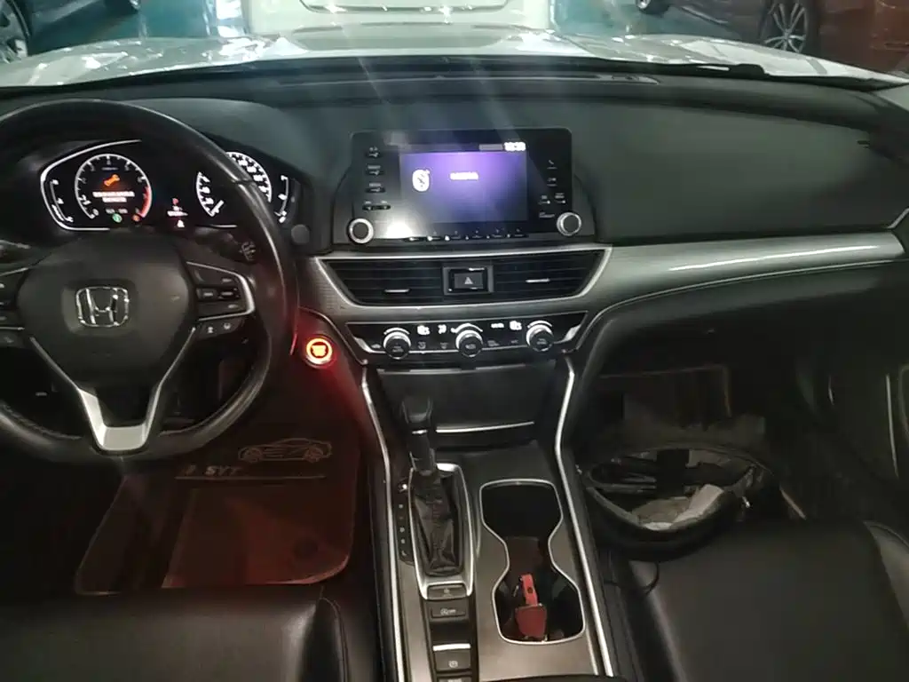 Honda Accord 2021 — фото 10