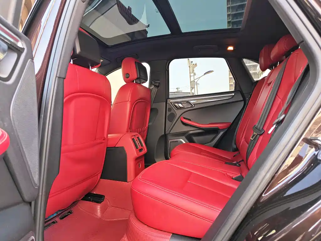 Porsche Macan 2020 — фото 11