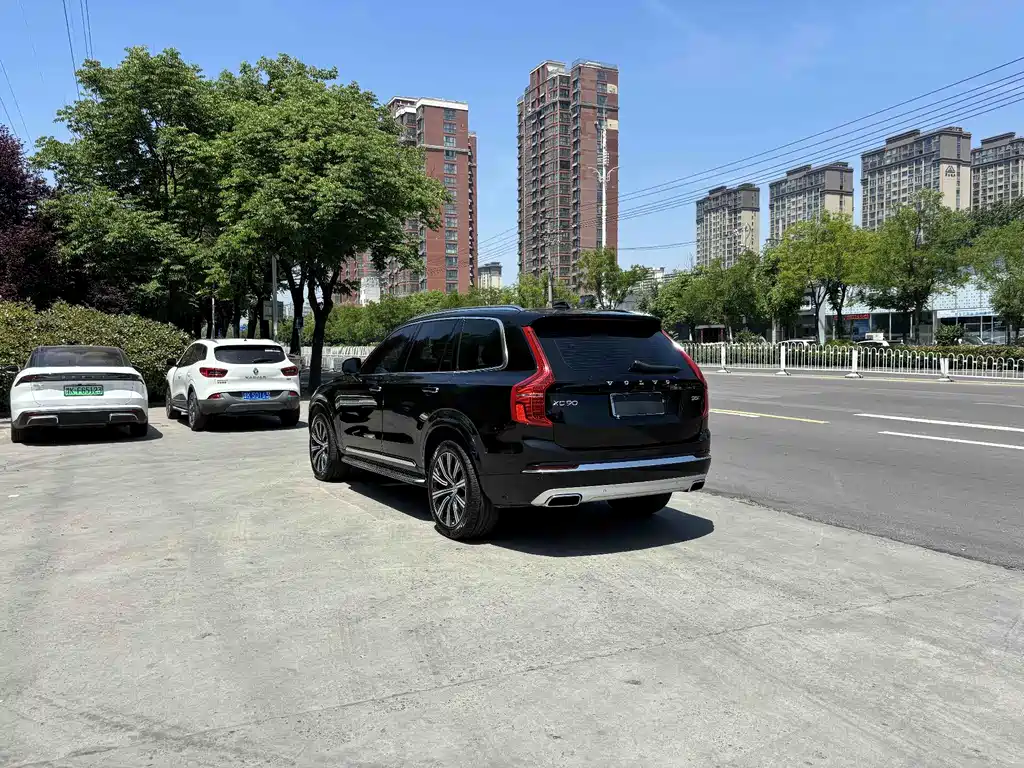 Volvo XC90 2021 — фото 5