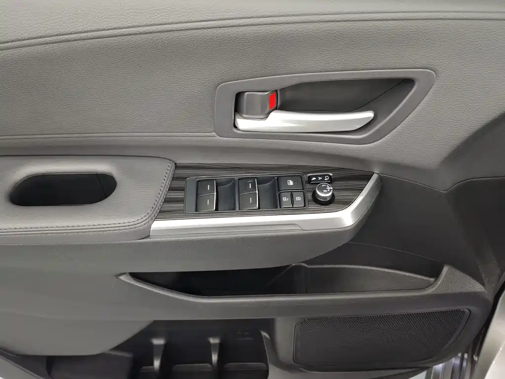 Toyota Sienna 2023 — фото 16