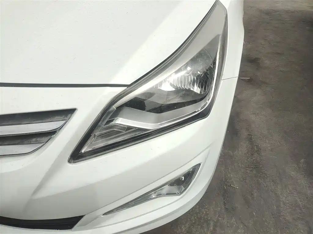 Hyundai Verna 2016 — фото 24