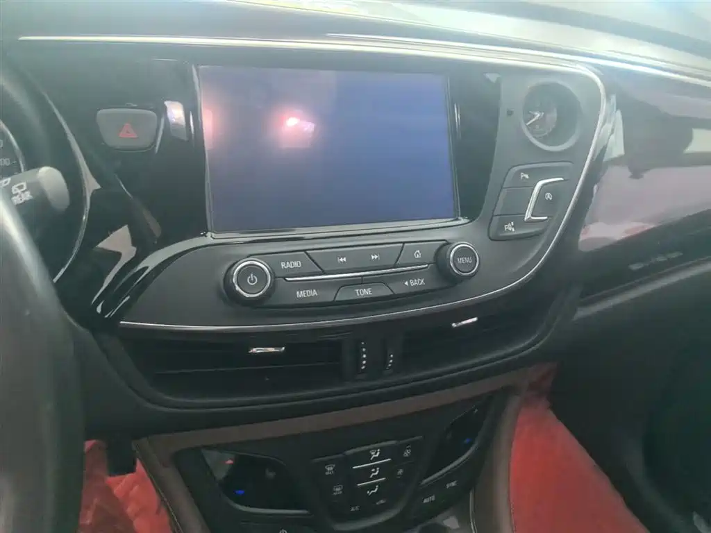 Buick Envision Plus 2017 — фото 13
