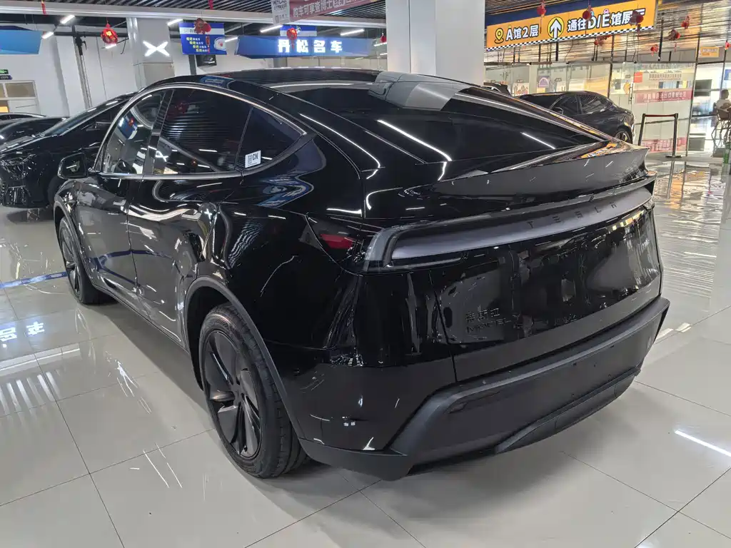 Tesla Model Y 2026 — фото 4