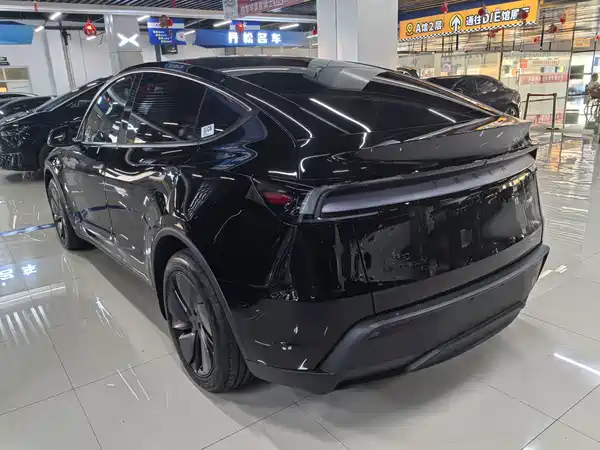 Tesla Model Y 2026