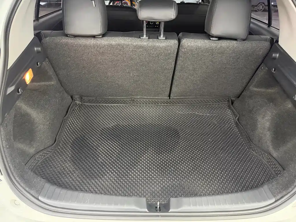 Toyota Yaris L 2022 — фото 22