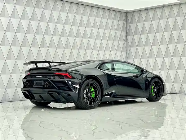 Lamborghini Huracan 2021