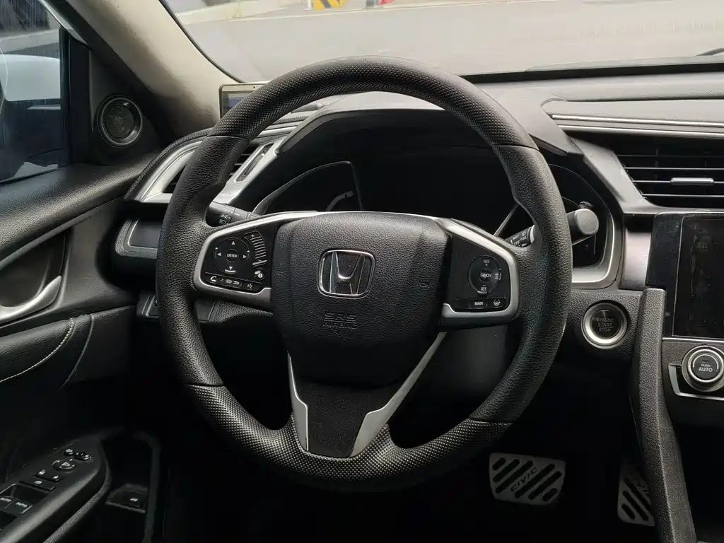 Honda Civic 2017 — фото 8