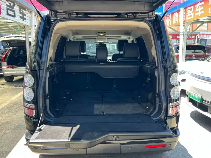 Land Rover Discovery 2016 — фото 22
