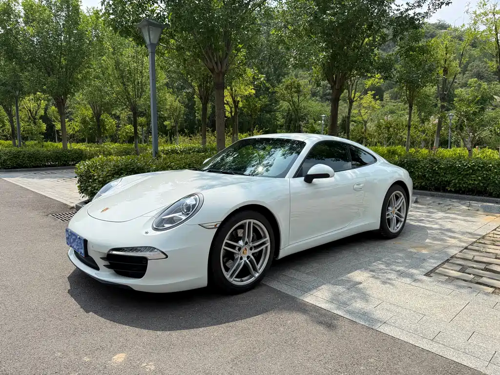 Porsche 911 2015 — фото 1