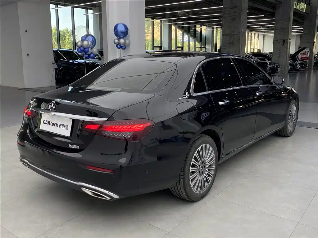 Mercedes-Benz E-Class 2023 — фото 4