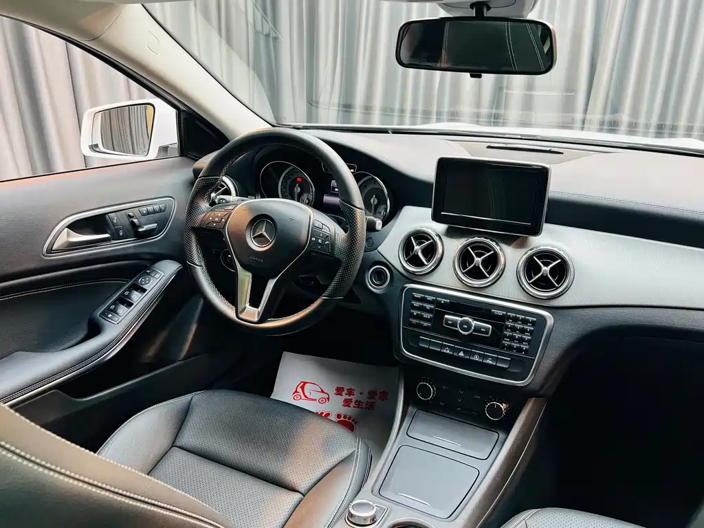 Mercedes-Benz GLA 2015 — фото 12