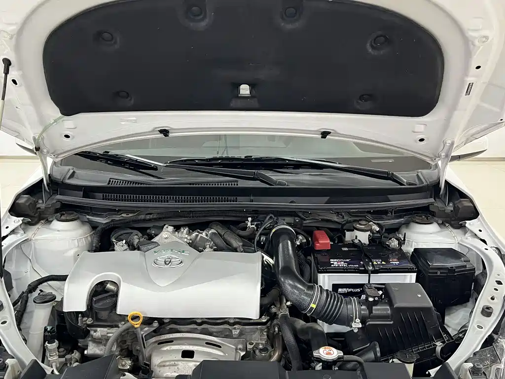 Toyota Yaris L 2020 — фото 16