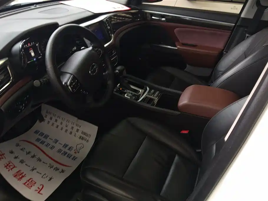 GAC Motor Trumpchi GS8 2018 — фото 9