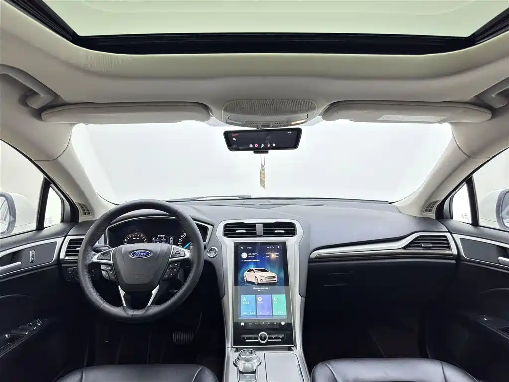 Ford Mondeo 2020 — фото 15