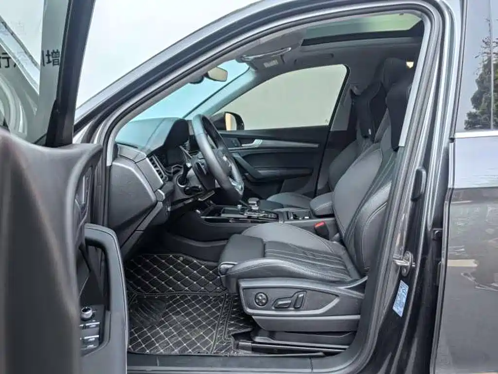 Audi Q5L 2023 — фото 13