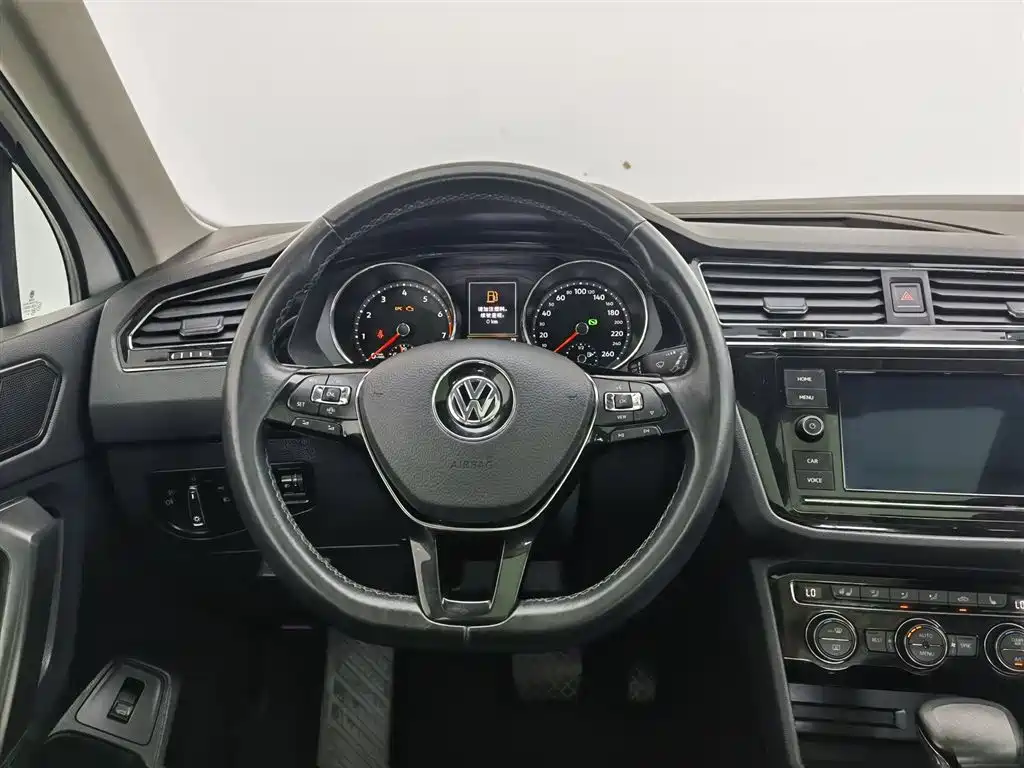 Volkswagen Tiguan L 2019 — фото 11