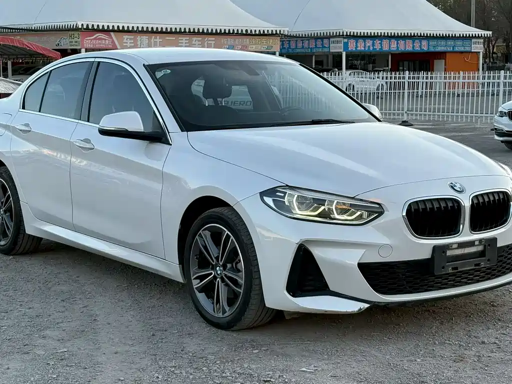 BMW 1 Series 2023 — фото 1