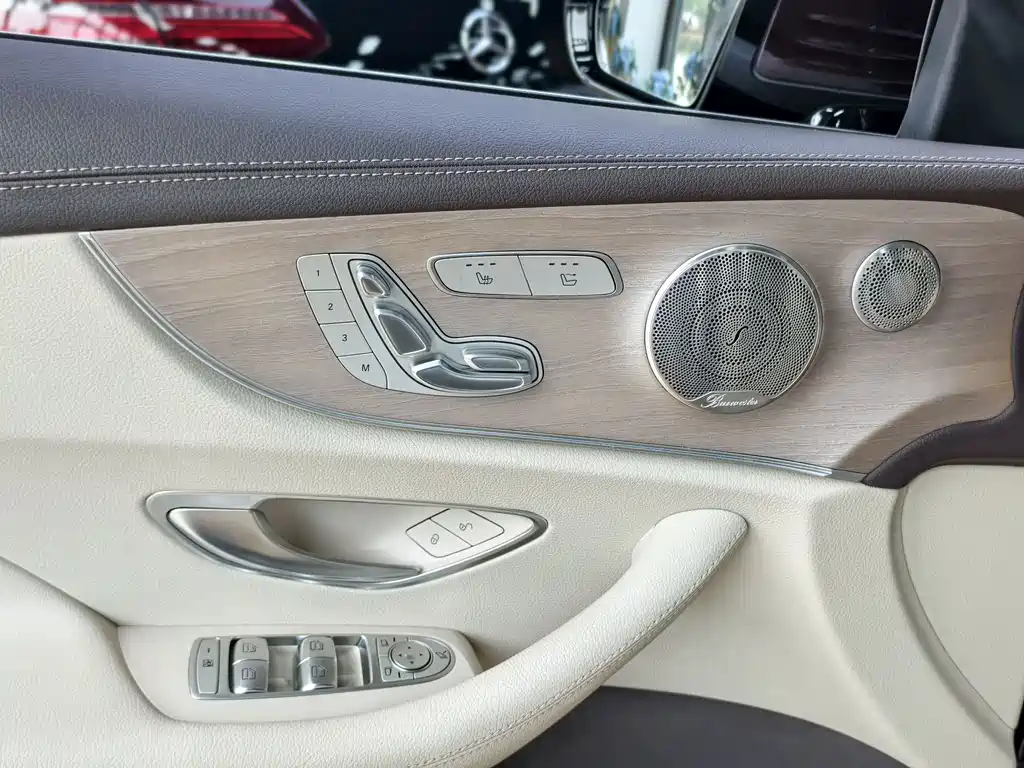 Mercedes-Benz E-Class 2019 — фото 9