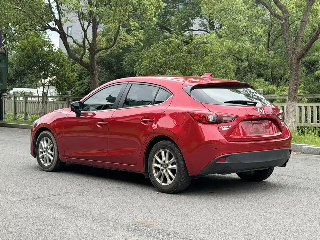 Mazda 3 Axela 2016