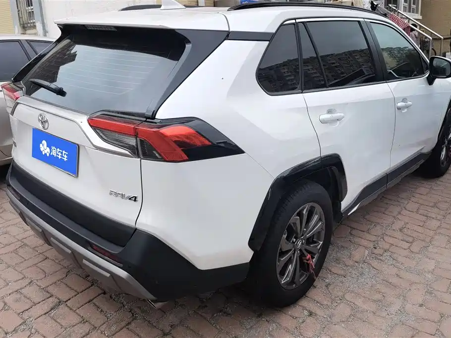 Toyota RAV4 2025