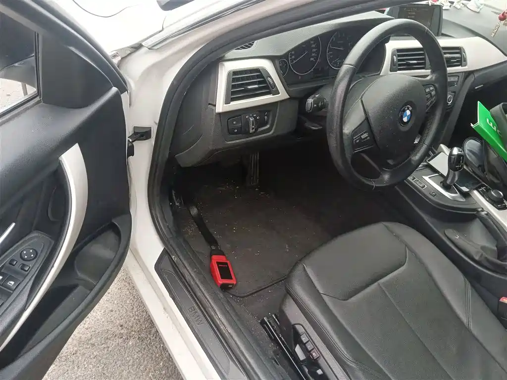 BMW 3 Series 2015 — фото 12
