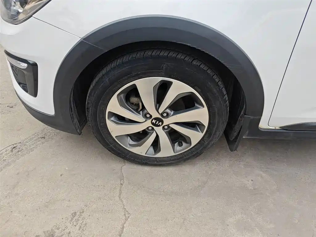 Kia KX Cross 2019 — фото 25