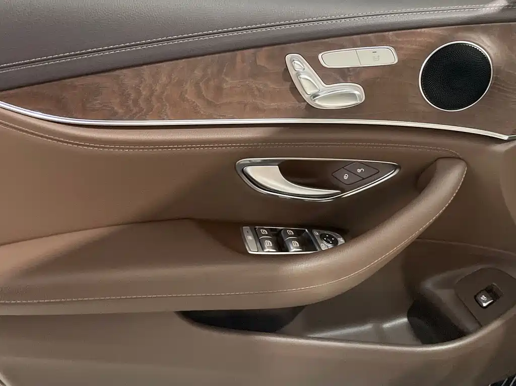 Mercedes-Benz E-Class 2020 — фото 16