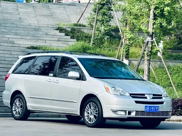 Toyota Sienna 2005