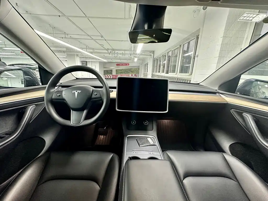 Tesla Model Y 2023 — фото 12