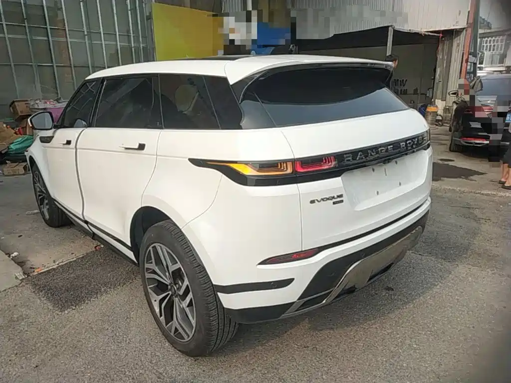 Land Rover Evoque 2023 — фото 5