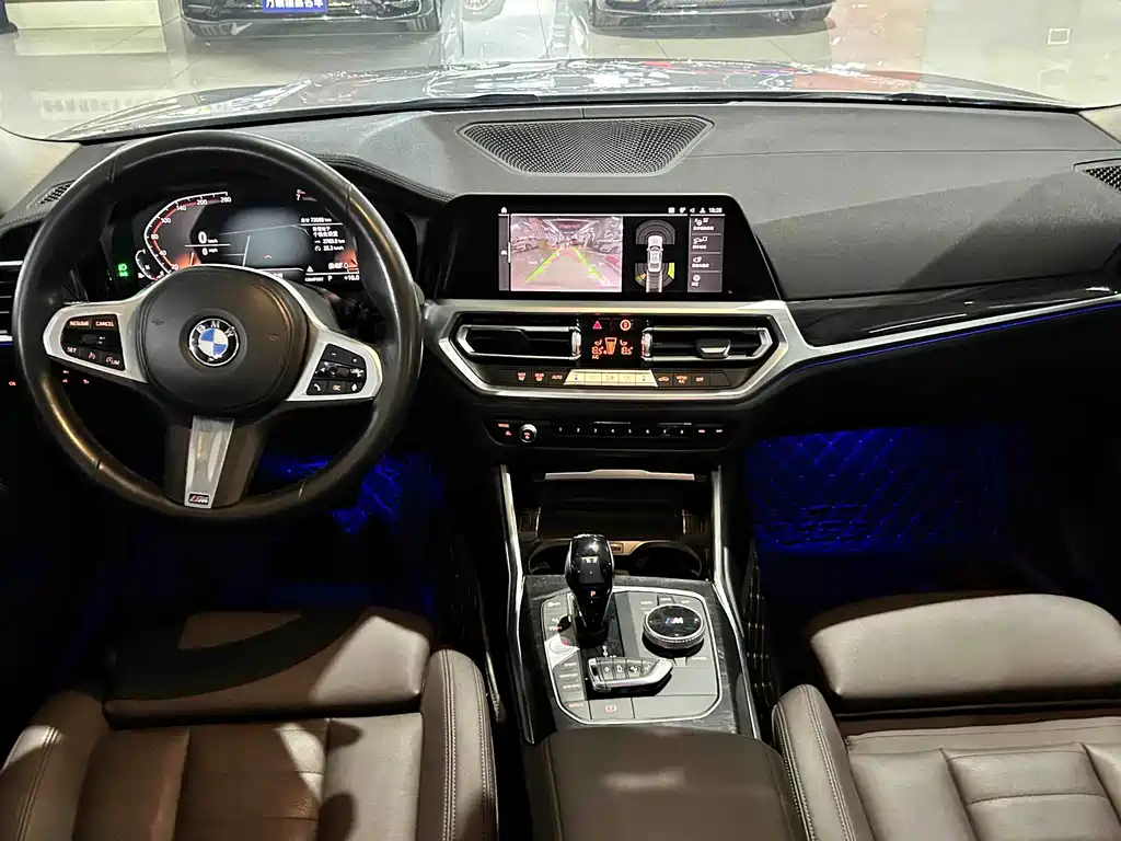 BMW 3 Series 2019 — фото 11