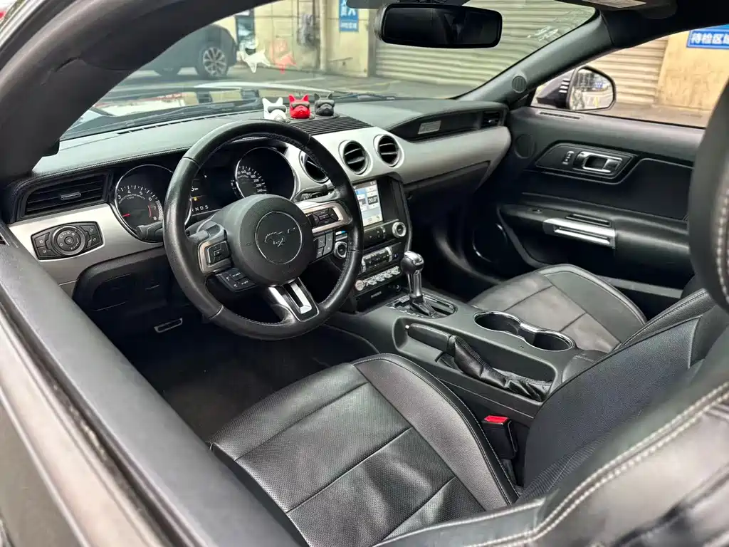 Ford Mustang 2018 — фото 12