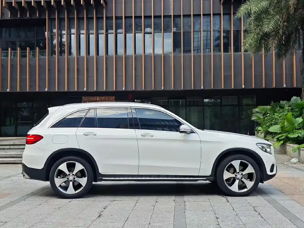 Mercedes-Benz GLC 2016 — фото 6