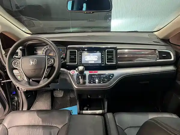 Honda Elysion 2016