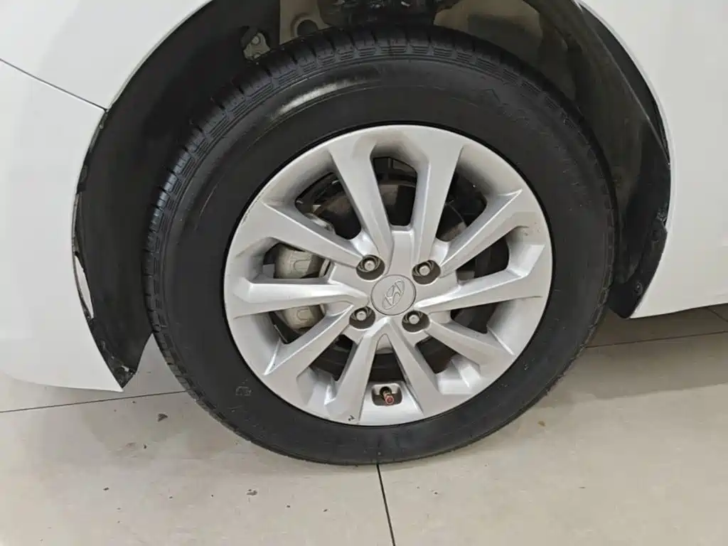 Hyundai Verna 2019 — фото 23