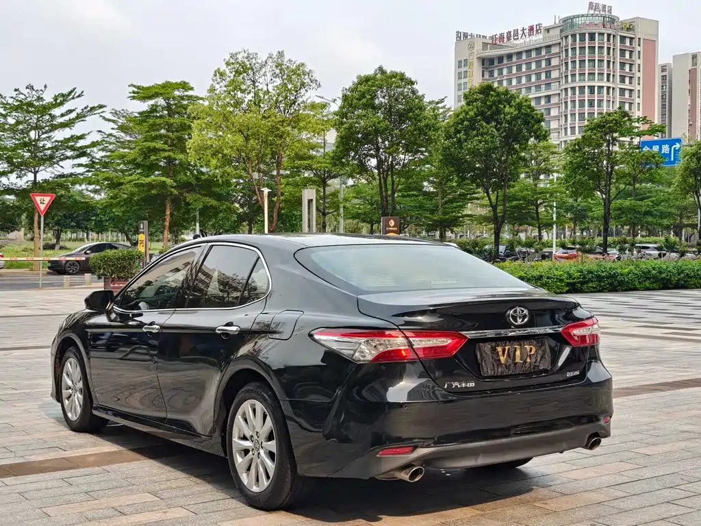 Toyota Camry 2020 — фото 16