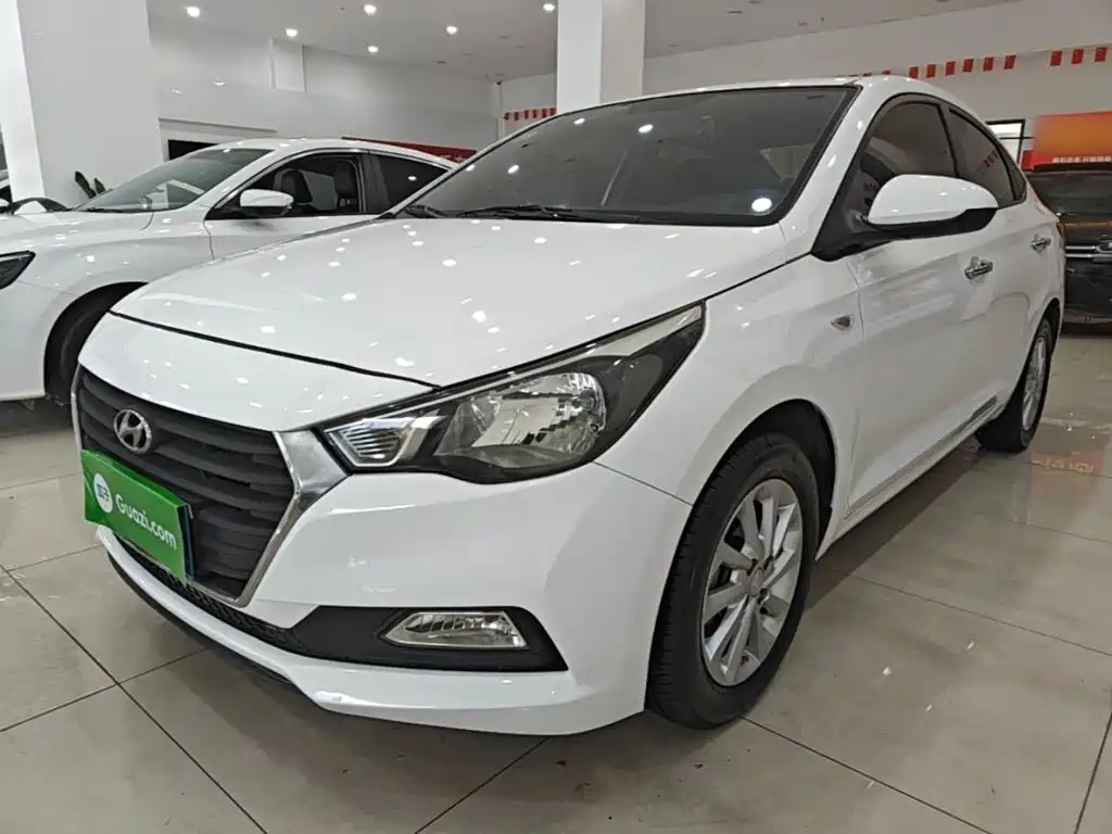 Hyundai Verna 2019 — фото 1