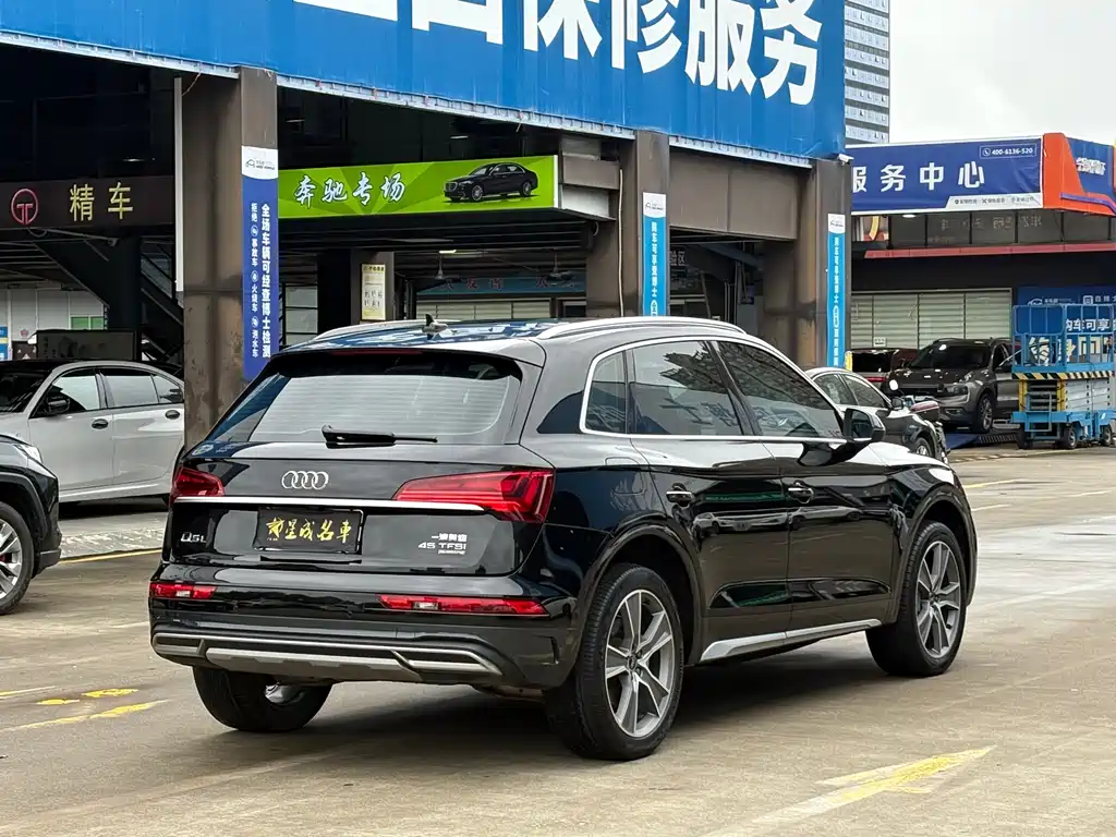 Audi Q5L 2022 — фото 18