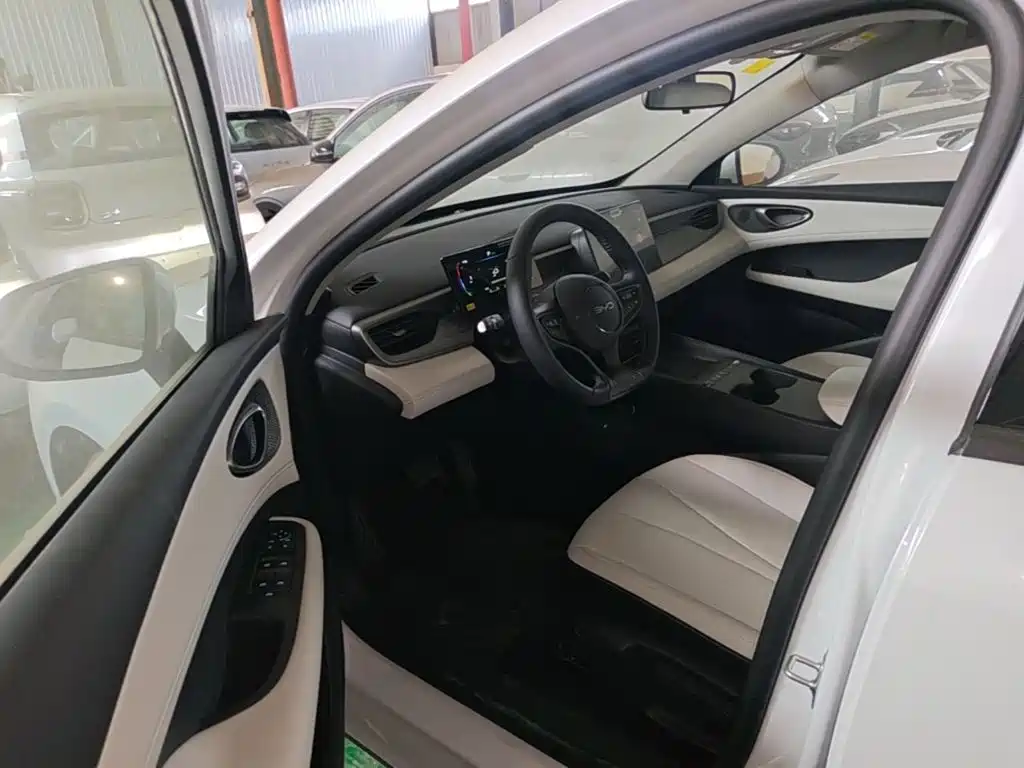 BYD Seal 05 DM-i 2026 — фото 16